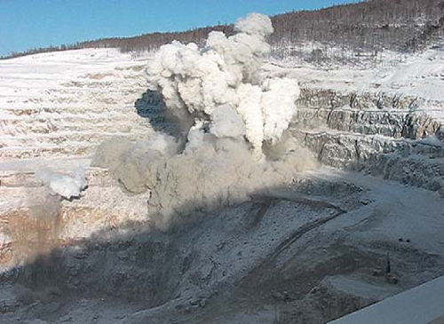 Взрывные работы на руднике «Березитовый»