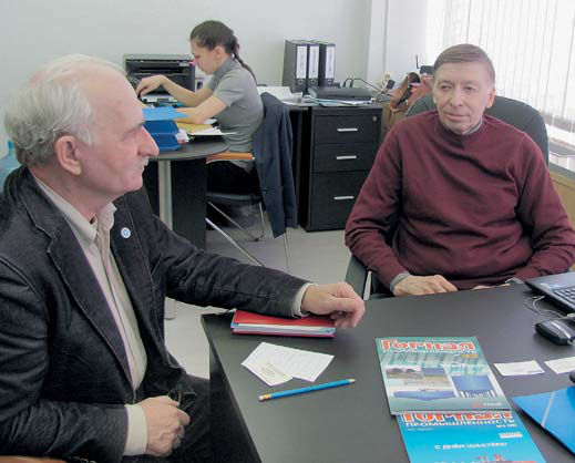 Д.И. Стеканов (на фото справа), Генеральный директор ООО «Производственная компания «ГИДРОПЕН» отвечает на вопросы