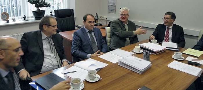 Во время подписания соглашения между участниками консорциума IMC Montan по организации российского юридического лица OOO «Ай Эм Си Монтан»