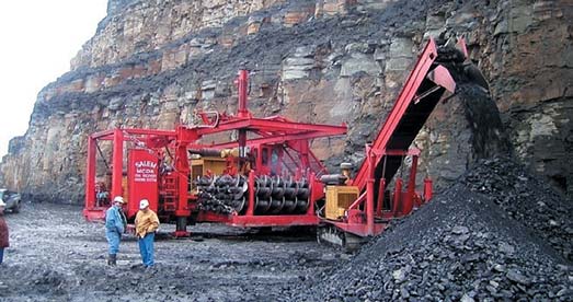Рис. 7 Добыча угля шнекобуровыми машинами «Салем» с разгрузкой угля в штабель