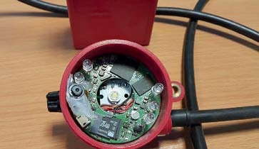 Аккумуляторный светильник с встроенным
видеорегистратором данных