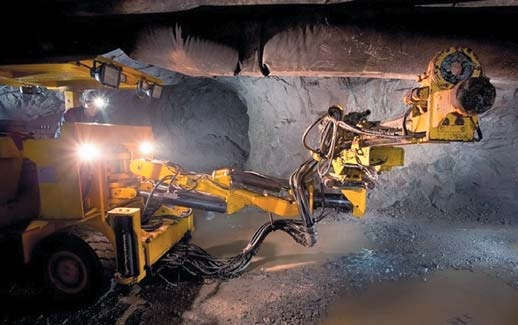 Рис. 3 Парк современного горного оборудования в выработках Кочкарского подземного рудника