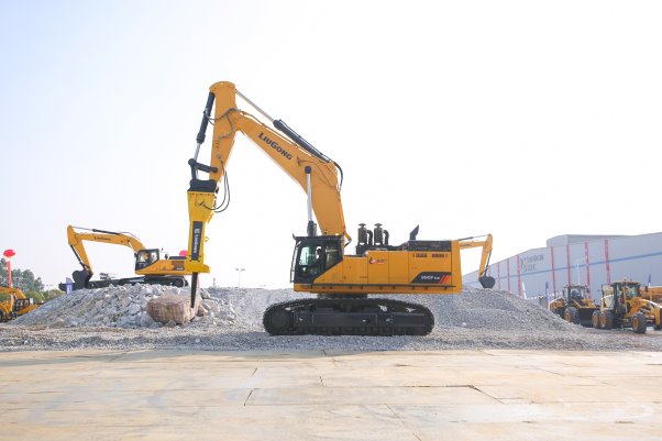 The machine is to launch in domestic market in January, 2019. Excavator - 990F