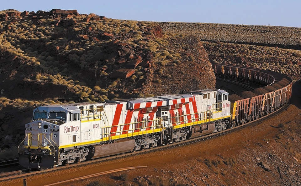 Горнодобывающий гигант Rio Tinto официально развернул свой парк автономных поездов, что позволит транспортировать железную руду из 16 шахт в порты в Дампье и на мысе Ламберт (Австралия)