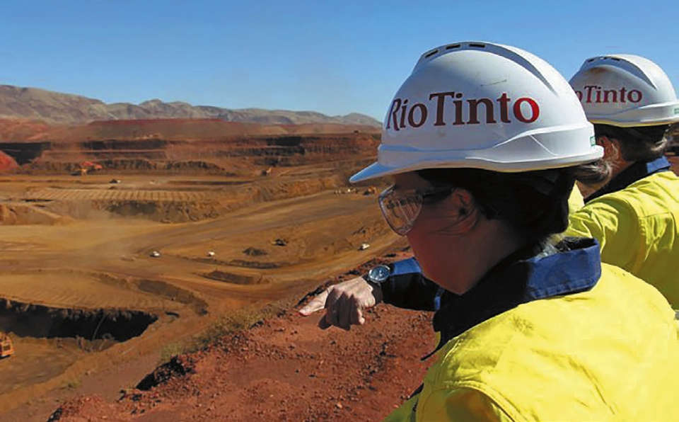 Горнодобывающий гигант Rio Tinto официально развернул свой парк автономных поездов, что позволит транспортировать железную руду из 16 шахт в порты в Дампье и на мысе Ламберт (Австралия)