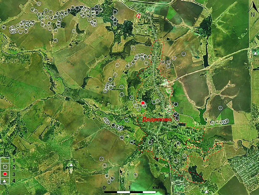 Рис. 2 Карстообразование в районе с. Дедилово Тульской области (космоснимок WorldView-2 базы данных ESRI). Обозначения: 1 – контуры с. Дедилово; 2 и 3 – карстовые проявления, включая ДКП-2019 (3); 4 – угольные шахты с терриконами отработанных пород Fig. 2 Karst formation in the vicinity of the Dedilovo village, the Tula region (WorldView-2 satellite image from the ESRI database). Legend: 1 – boundaries of the Dedilovo village; 2 and 3 – karst manifestations, including DKP-2019 (3); 4 – coal mines with waste rock piles