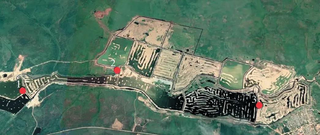 Рис. 5 Схема расположения точек  1, 2, 3 анализа деформаций  и влажности на дамбах  дражного полигона на  космоснимке Fig. 5 Layout of points 1, 2, and 3  for analyzing deformations  and moisture content on  the dikes of the dredge  site in a satellite image