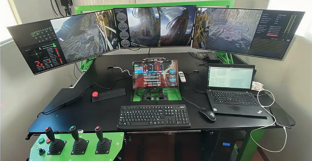 Рис. 4 Рабочее место оператора  автоматического и  дистанционного управления  буровзрывных работ в  удаленном центре управления Fig. 4 Operator's workstation  for automatic and remote  control of drilling-and-blasting  operations at the remote  control center