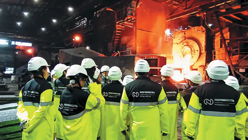 Рис. 13 Практика Клуба юных геологов ГГМ РАН на севере Кольского полуострова